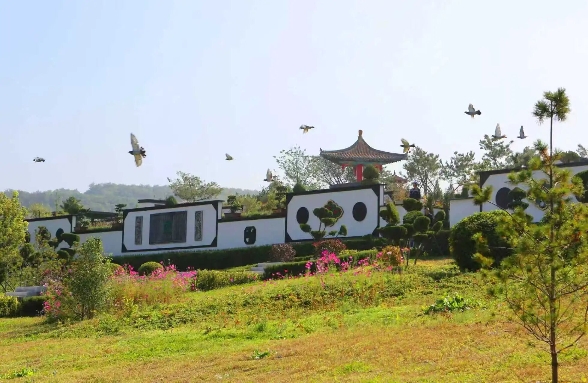 遼寧福山公墓第九屆節(jié)地生態(tài)草坪葬暨 第一屆生態(tài)樹葬公祭儀式