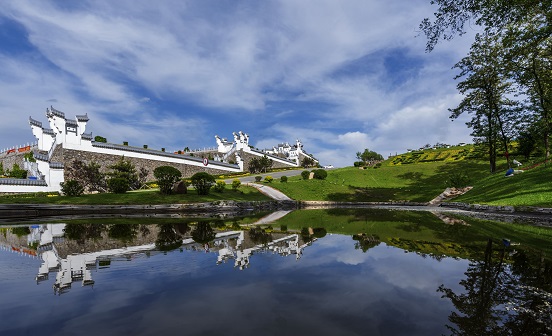撫順墓地實(shí)景