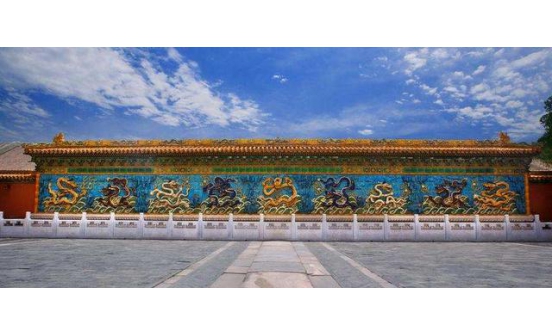 300噸九龍壁，能徒手搬走？