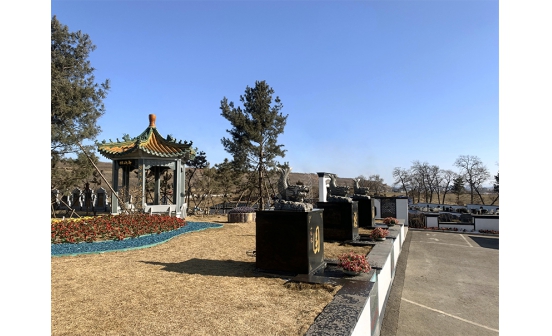 傳統(tǒng)的殯葬文化和現(xiàn)代的社會接軌