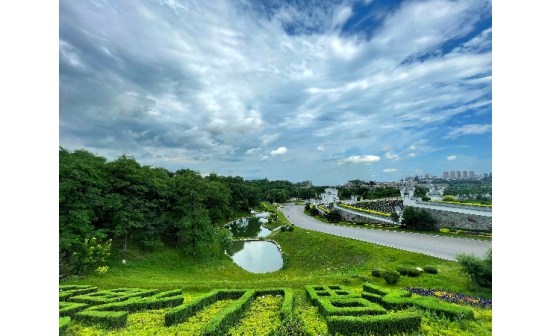 在沈陽墓園中什么叫龍虎山？
